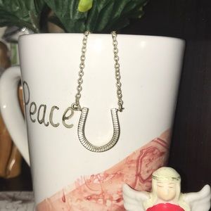 FREE W/BUNDLE Horseshoe Necklace